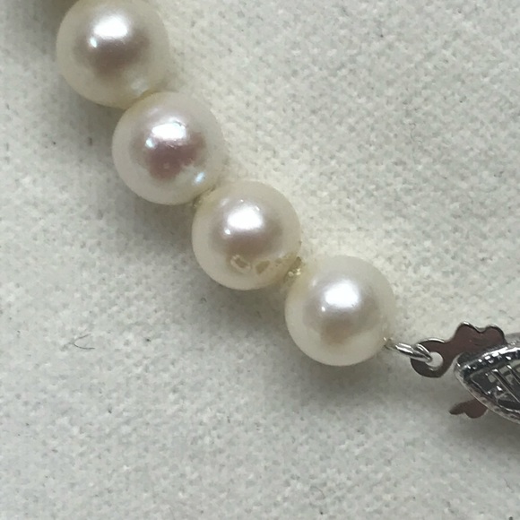 10K White Gold Filagree Clasp South Sea Pearl Necklace 21.5 in - Picture 4 of 14